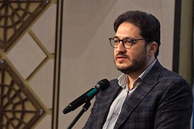 اعتکاف مظهر بندگی و خود شناسی است