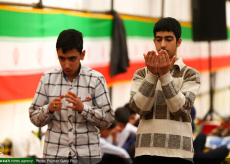 حضور پرشور دانش آموزان اصفهانی در مراسم معنوی اعتکاف