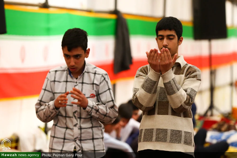 حضور پرشور دانش آموزان اصفهانی در مراسم معنوی اعتکاف