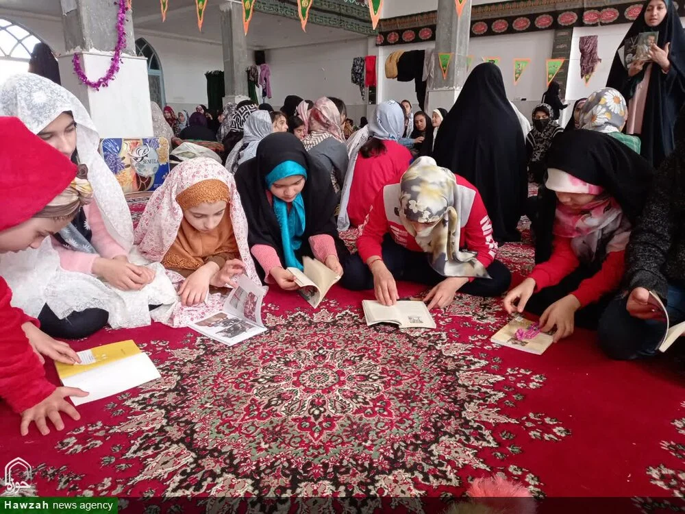 برگزاری اعتکاف دانش آموزانی خواهران توسط طلاب ایذه ای