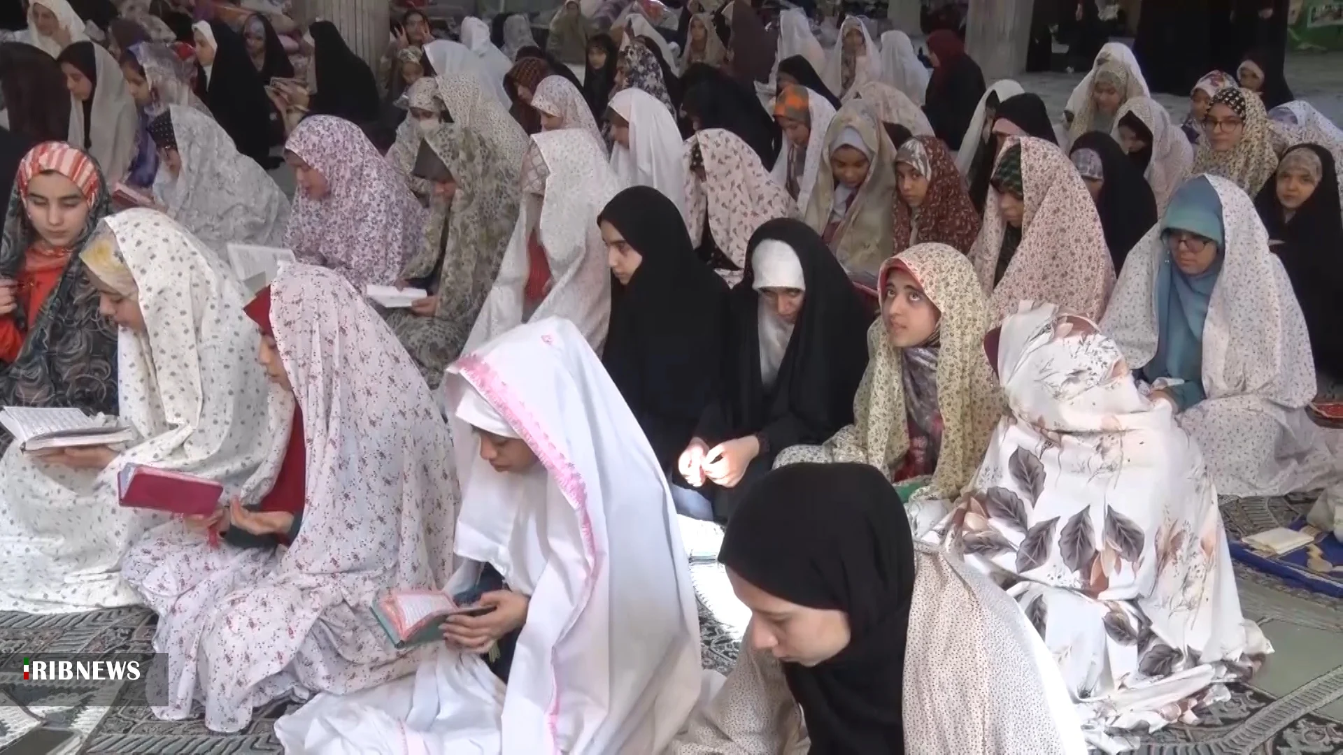 برگزاری مراسم اعتکاف دانش آموزی در شاهین شهر
