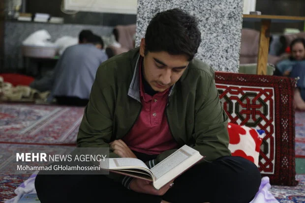 برگزاری مراسم اعتکاف دانش آموزی در قزوین