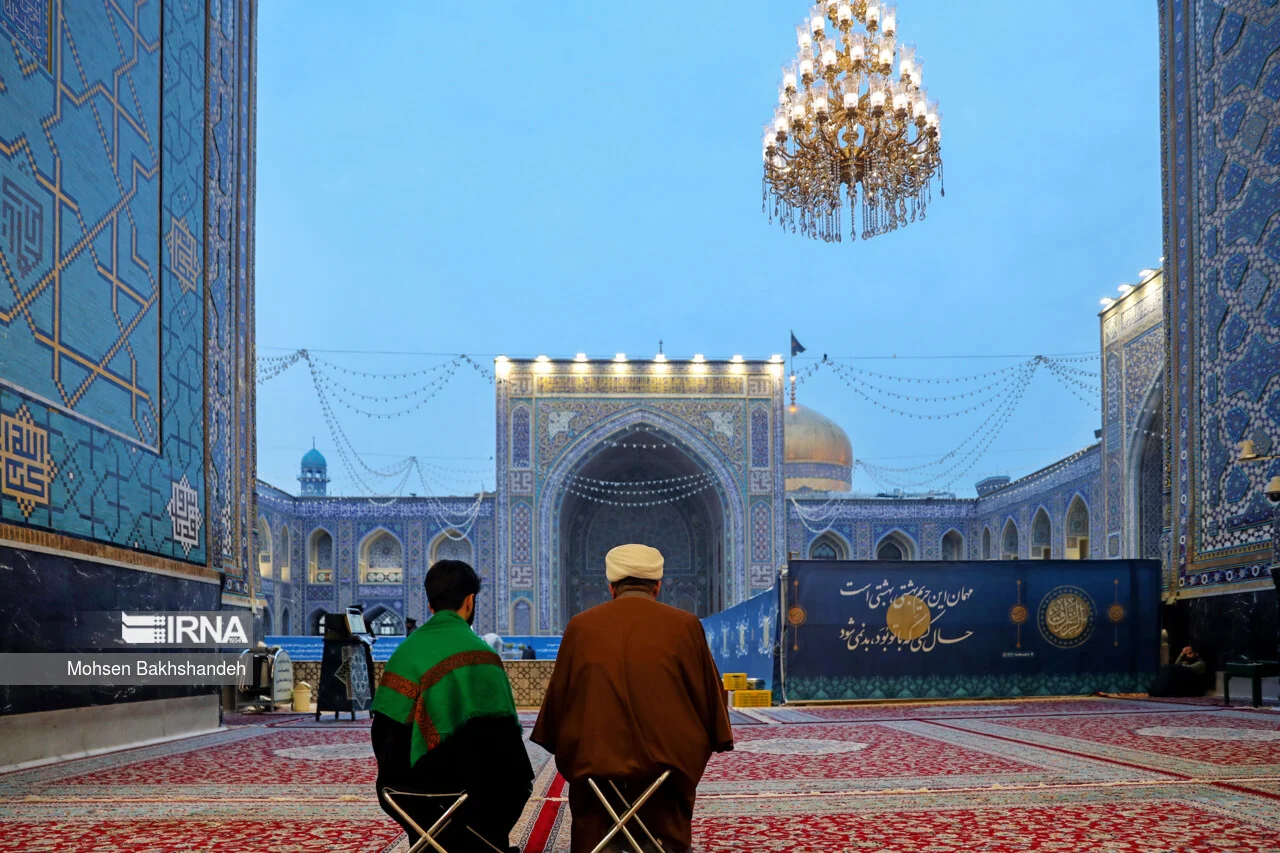 تلاش عاشقانه خادمین آشپزخانه ستاد اعتکاف قم برای پشتیبانی هزاران معتکف مساجد