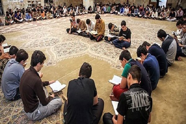 شرکت نیم میلیون نوجوان در مراسم اعتکاف دانش‌آموزی