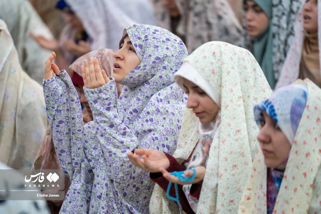 تصاویری زیبا از مناجات و خلوت دهه هشتادی‌ها با خدا در آئین معنوی اعتکاف