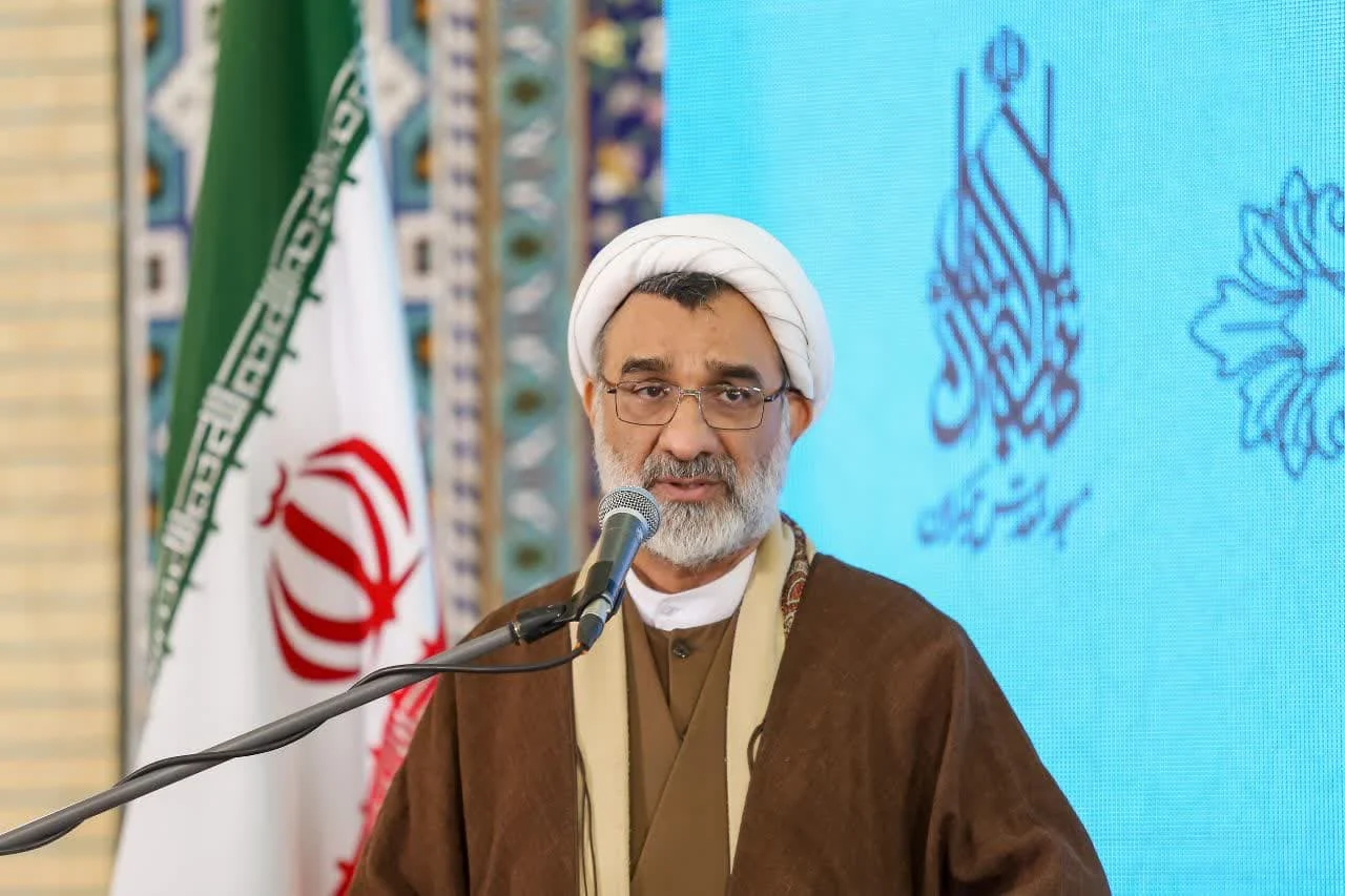 اعتکاف بحران‌های معنوی و اجتماعی جهان را درمان می‌کند
