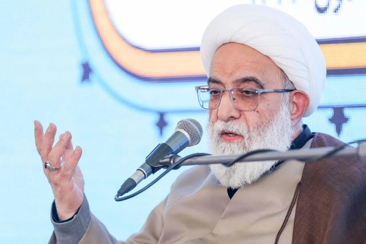 ببینید || کلیپ از #سومین_روز هم‌اندیشی راهبری اعتکاف سراسر کشور در مسجد مقدس جمکران با سخنرانی آیت الله شب زنده‌دار