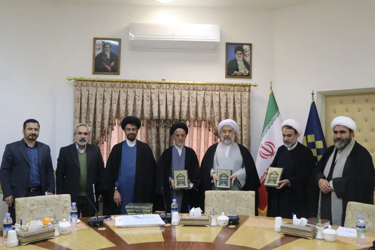 گزارش تصویری/ دیدار رئیس ستاد اعتکاف کشور با حجت الاسلام والمسلمین دکتر عباسی رئیس جامعه المصطفی