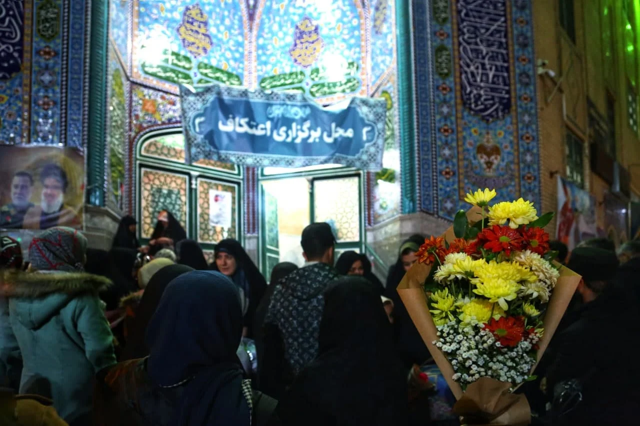 استقبال استقبال گرم خانواده‌ها از معتکفین پس از پایان مراسم معنوی اعتکاف