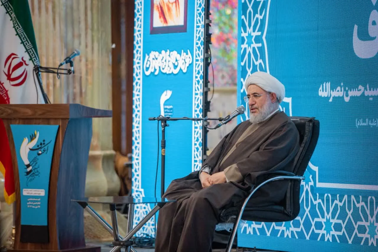 اعتکاف محور شکل‌گیری جامعه‌ای حول امامت و ولایت است