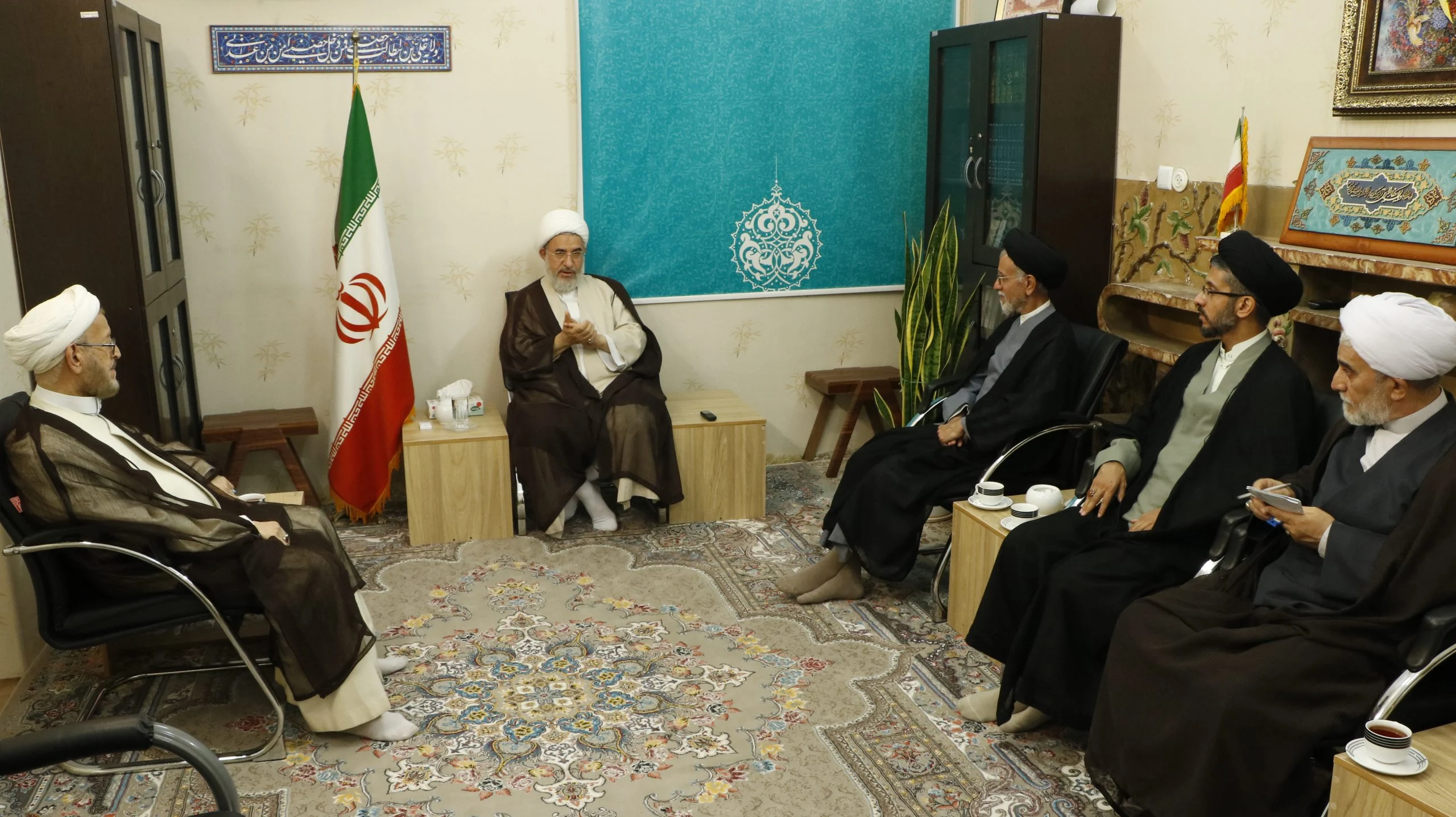 دیدار اعضای شورای مرکزی اعتکاف با آیت‌الله محسن اراکی