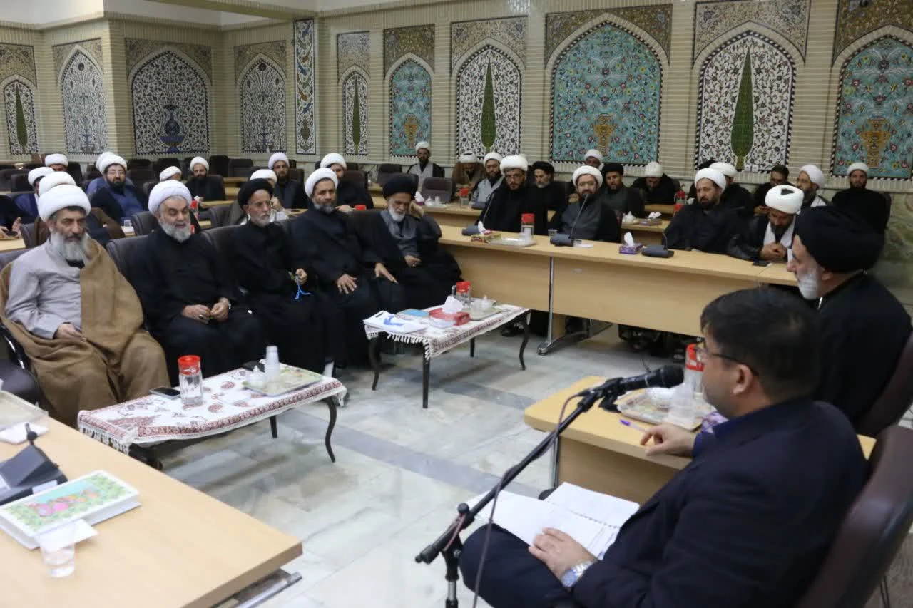 جلسه رئیس ستاد مرکزی اعتکاف با مبلغین فعال ماه محرم شهرکرد