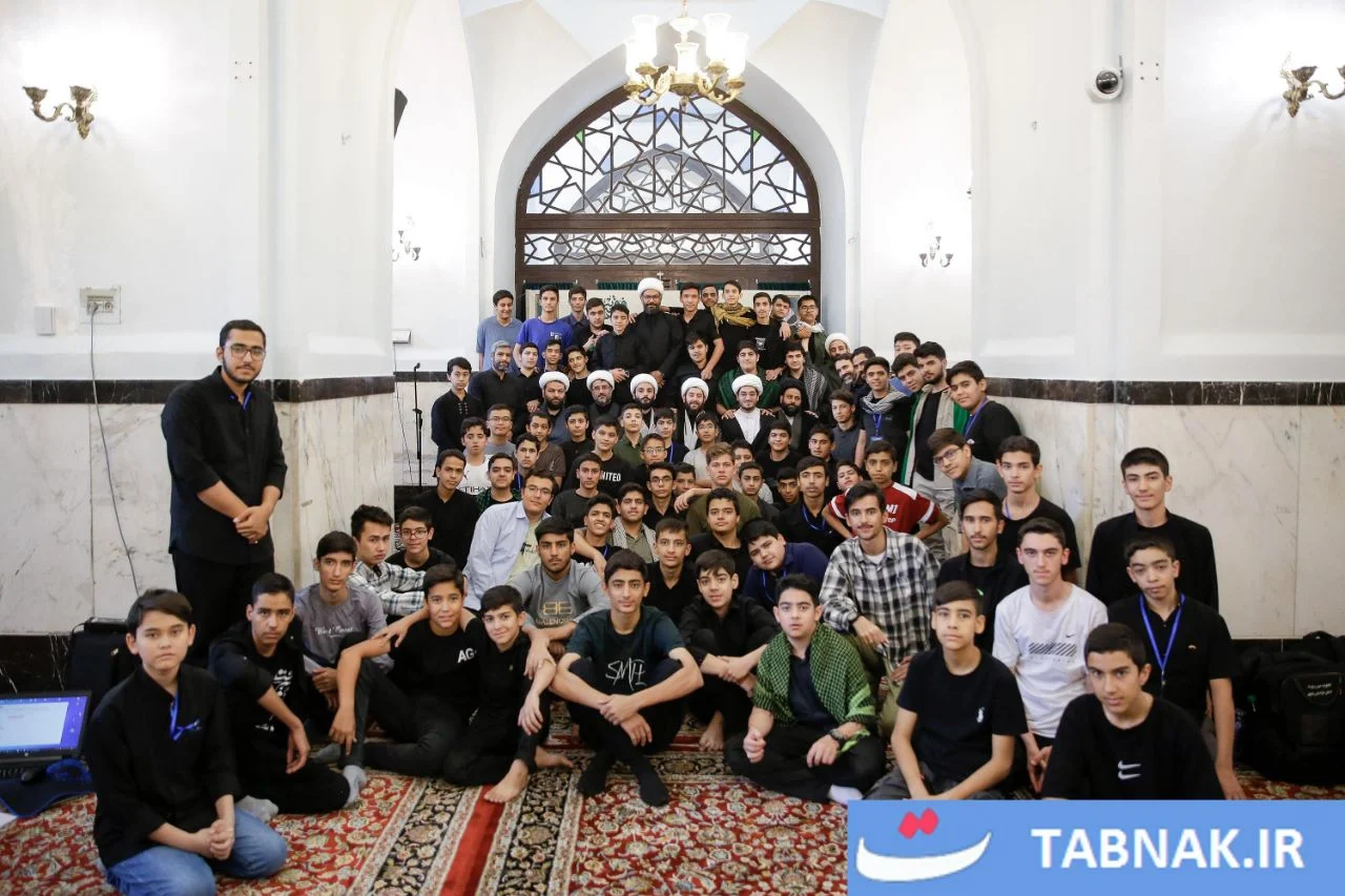 اعتکاف دانش ‌آموزان مدارس امام رضا علیه‌السلام