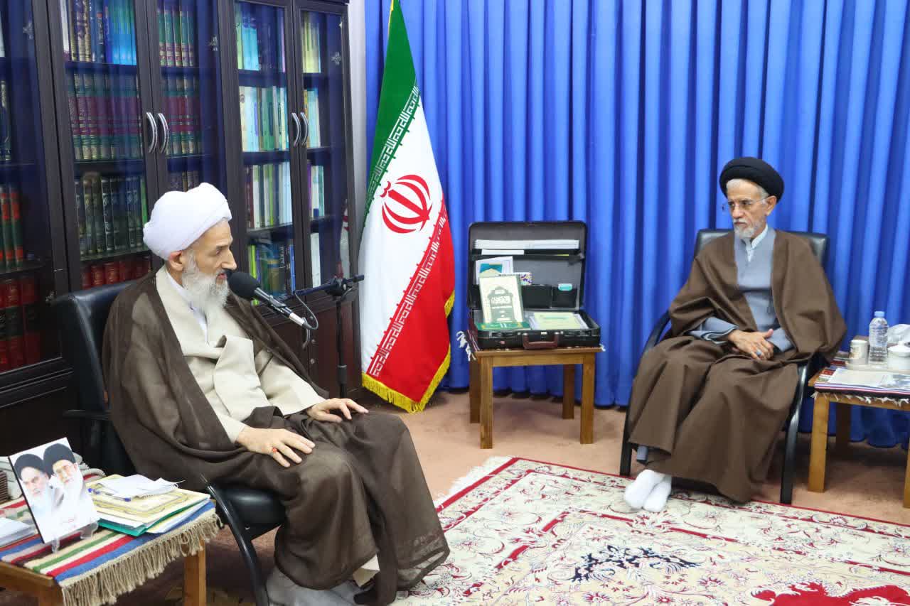 دیدار رئیس ستاد مرکزی اعتکاف با نماینده ولیفقیه در مازندران