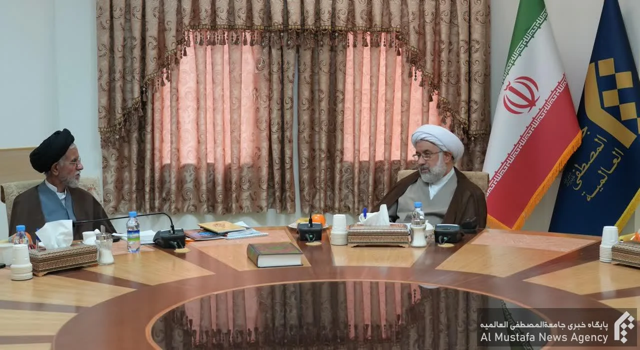 دیدار رئیس ستاد مرکزی اعتکاف با آیت‌الله دکتر عباسی