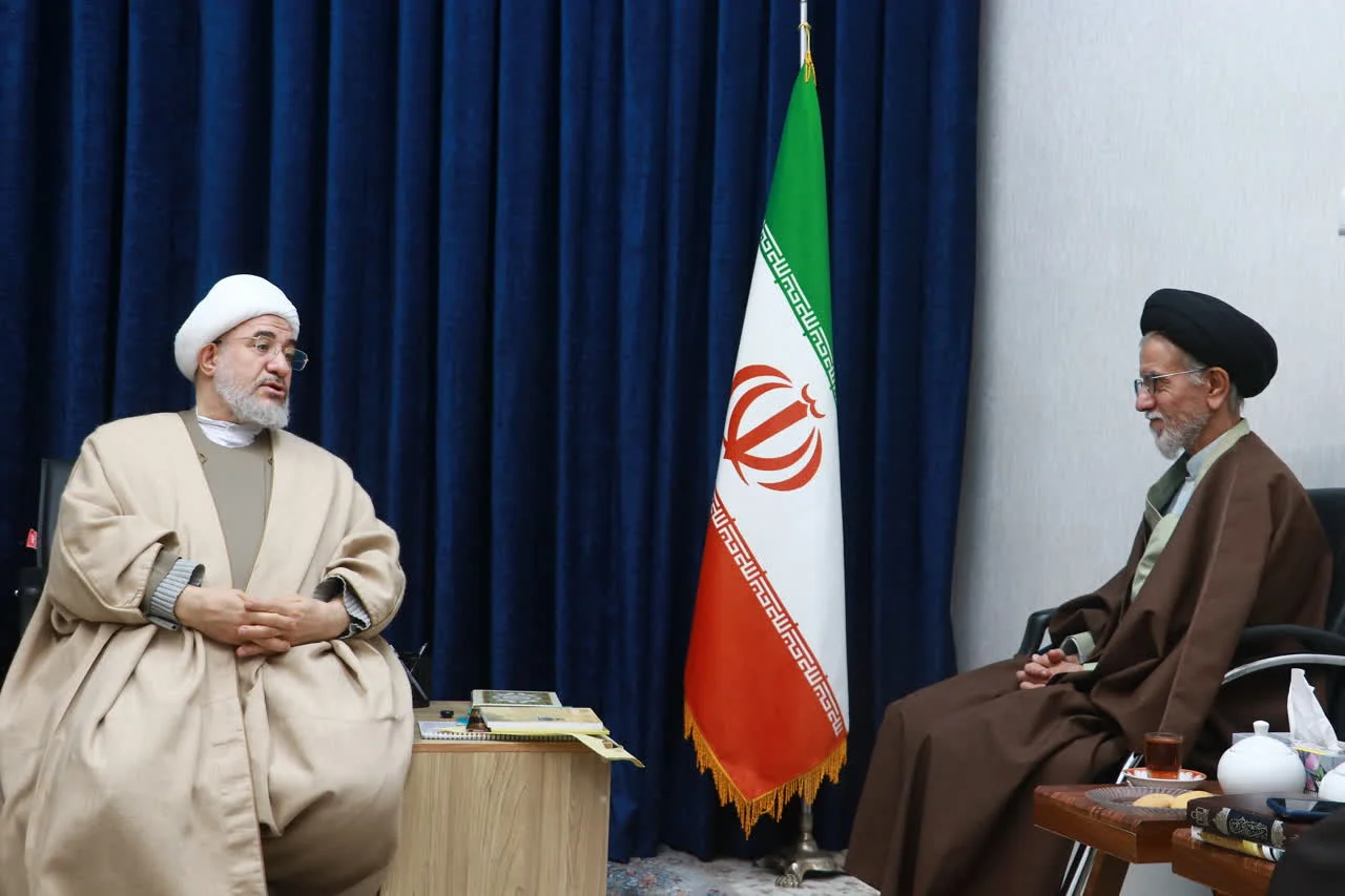 دیدار رئیس ستاد مرکزی اعتکاف با آیت‌الله اراکی / ثبت‌نام یک‌ونیم میلیون نفر در اعتکاف رجب ۱۴۰۴