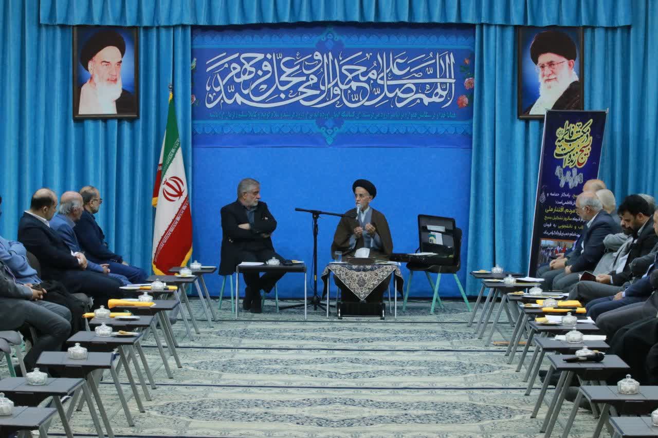 نشست هماندیشی اعتکاف استان یزد با حضور حجتالاسلام والمسلمین سید علیرضا تکیهای و نمایندگان مردم شریف شهر یزد و مسئولین استان برگزار شد