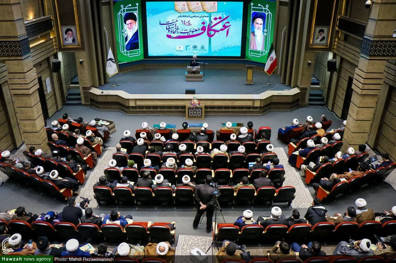 گزارش تصویری || همایش بزرگ مبلغین اعتکاف شامگاه روز شنبه در قم برگزار شد