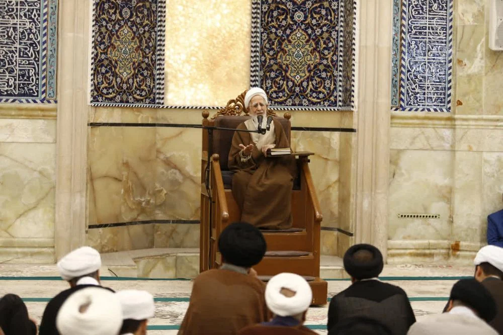تأکید بر جایگاه اعتکاف در ماه رجب / علمِ حقیقی باید از درون بجوشد، نه اینکه فقط در حافظه انباشته شود
