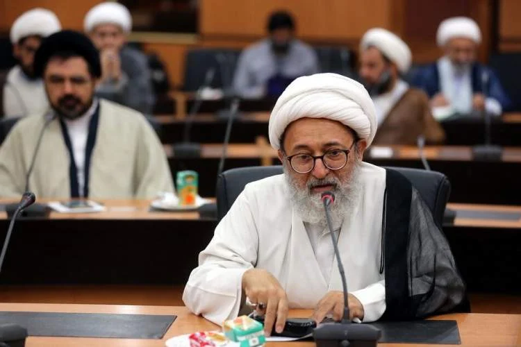 استقلال معنوی اعتکاف نباید فدای بودجه‌های دولتی شود/ چالش فقهی در برگزاری اعتکاف‌های صنفی و دانشگاهی