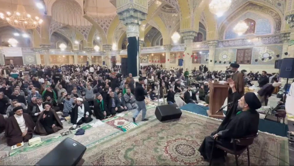اعلام برائت معتکفین مسجد امام حسن عسکری علیه السلام قم نسبت به یاوه گویی های رئیس جمهور آمریکا
