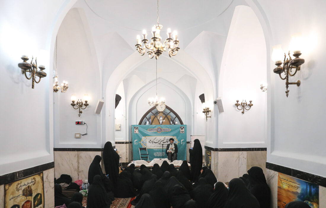 هم‌اندیشی بانوان خادم اعتکاف کشور در اعتکاف تخصصی در مسجد گوهرشاد حرم مطهر رضوی