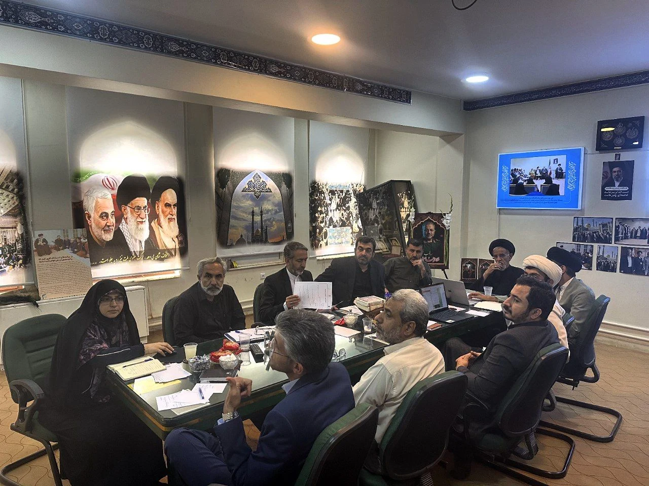 آیین تکریم سردار شهید سلیمانی در ستاد مرکزی اعتکاف؛ تجلیل از «خادم معنویت بسیج»/ رونمایی از یک پژوهش راهبردی درباره معتکفان