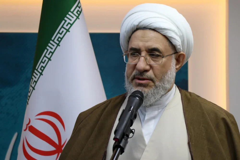 اعتکاف با هدایت امام شهید آیت‌الله سید علی خامنه‌ای به یک جریان عظیم اجتماعی و میلیونی تبدیل شد