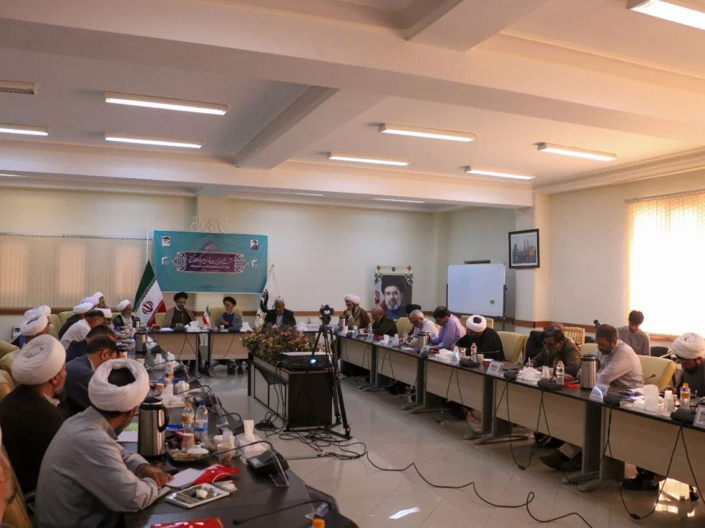 اجلاسیه هم اندیشی دبیران شورای راهبری اعتکاف کشور و پیش‌نشست یازدهمین کنگره بین‌المللی اعتکاف در استان قم