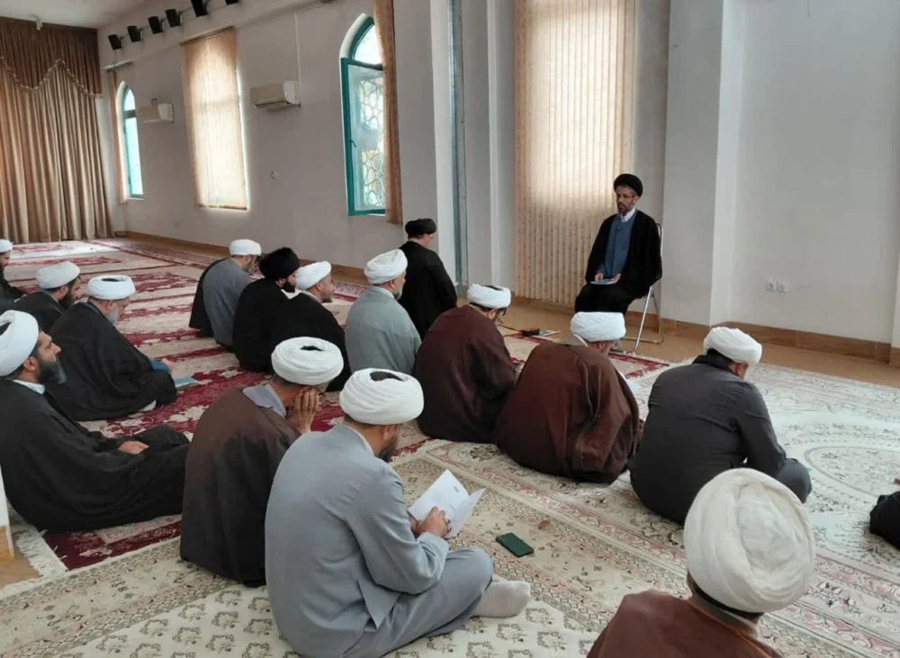 اعتکاف سرمایه معنوی امت مبعوث در میدان نبرد با دشمن است