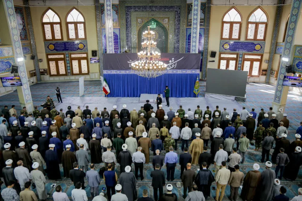 گزارش تصویری (۲۱) || اقامه نماز جماعت و سخنرانی سخنگوی ارتش جمهوری اسلامی ایران در مسجد امام علی(ع) در یازدهمین کنگره ملی اعتکاف